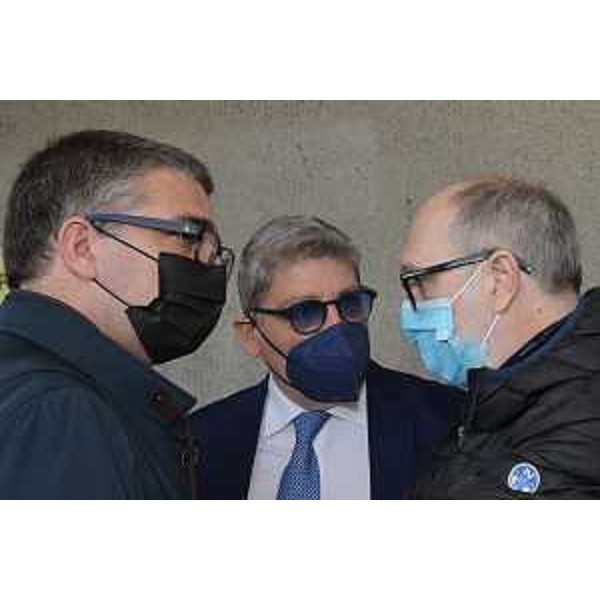 L'assessore Pierpaolo Roberti, il prefetto di Trieste Valerio Valenti e il vicegovernatore Riccardo Riccardi - L'assessore Pierpaolo Roberti, il prefetto di Trieste Valerio Valenti e il vicegovernatore Riccardo Riccardi