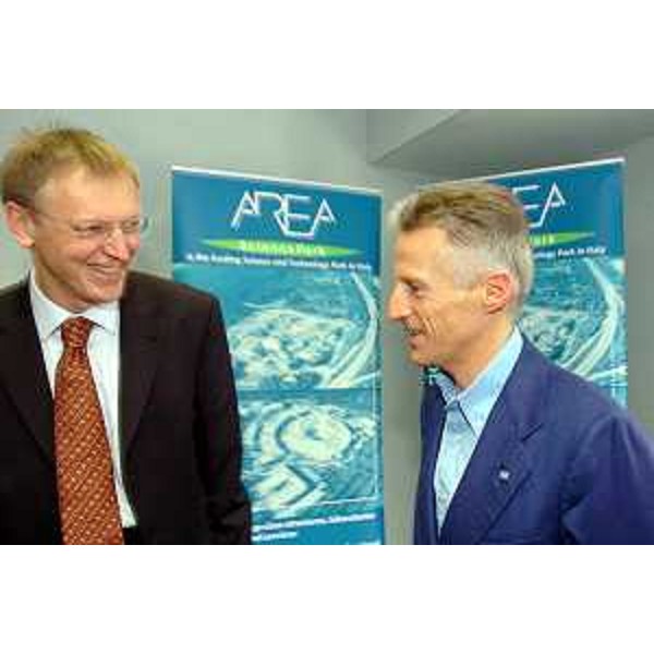 Riccardo Illu (Presidente Regione Friuli Venezia Giulia) e Jazen Potocnik (commissario europeo per la Scienza e la Ricerca) (Trieste, 08/04/05)