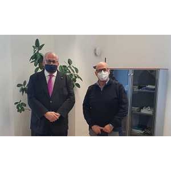 L'assessore regionale al Patrimonio Sebastiano Callari (a destra nella foto) incontra nel Palazzo della Regione il sindaco di Gorizia Rodolfo Ziberna - L'assessore regionale al Patrimonio Sebastiano Callari (a destra nella foto) incontra nel Palazzo della Regione il sindaco di Gorizia Rodolfo Ziberna