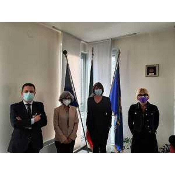 L'assessore regionale alla Ricerca e innovazione Alessia Rosolen e il nuovo presidente di Area science park, Caterina Petrillo (al centro), assieme ai direttori Stefano Casaleggi (Area) e Ketty Segatti (Regione) - L'assessore regionale alla Ricerca e innovazione Alessia Rosolen e il nuovo presidente di Area science park, Caterina Petrillo (al centro), assieme ai direttori Stefano Casaleggi (Area) e Ketty Segatti (Regione) 