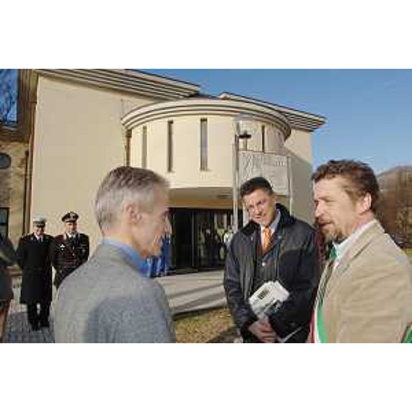 Riccardo Illy (Presidente Regione Friuli Venezia Giulia) in visita al Comune di Caneva accolto dal Sindaco Roberto Mirto Monte. (Caneva 05/12/07)