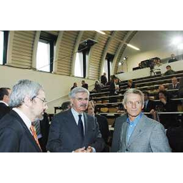 Furio Honsell (Rettore Università Udine), Giovanni Pavan (Presidente Consorzio universitario Pordenone) e Riccardo Illy (Presidente Regione Friuli Venezia Giulia) al 15° anniversario di attività del Consorzio universitario di Pordenone. (Pordenone 05/12/07) 
