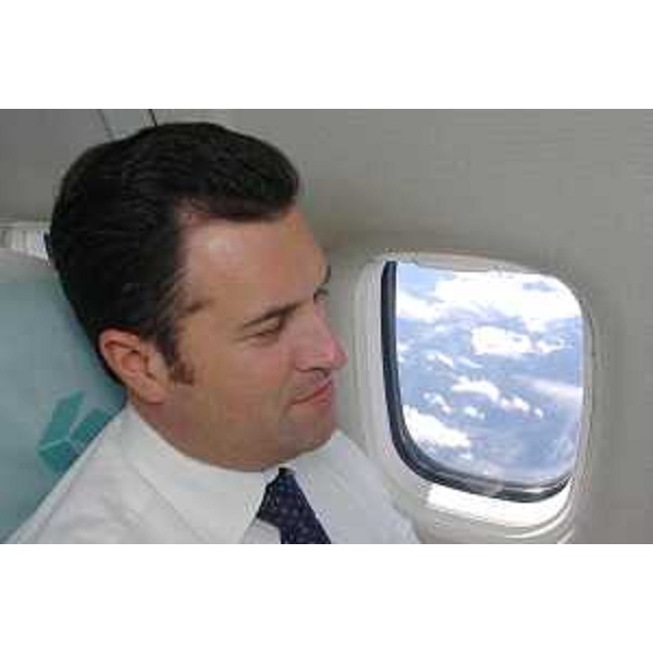 Franco Iacop (Assessore regionale per le relazioni internazionali, comunitarie e autonomie locali) in aereo 