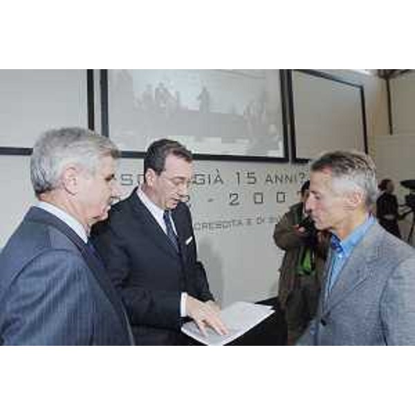 Giovanni Pavan (Presidente Consorzio universitario Pordenone), Sergio Bolzonello (Sindaco Pordenone) e Riccardo Illy (Presidente Regione Friuli Venezia Giulia) al 15° anniversario di attività del Consorzio universitario di Pordenone. (Pordenone 05/12/07) 