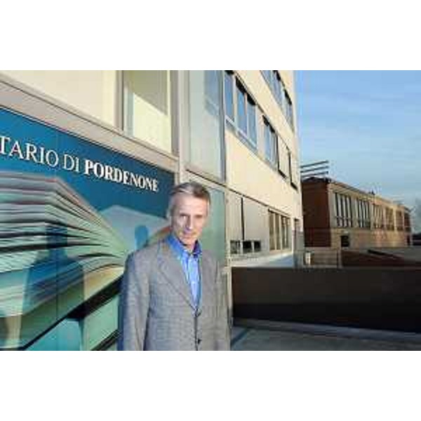Riccardo Illy (Presidente Regione Friuli Venezia Giulia) in occasione del 15° anniversario di attività del Consorzio universitario di Pordenone. (Pordenone 05/12/07) 