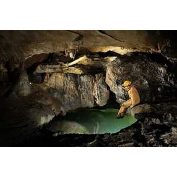 Grotta dell'Acqua. Foto di Tiziana Angotzi, tratta dalla galleria fotografica del Catasto speleologico regionale (Csr) - Grotta dell'Acqua. Foto di Tiziana Angotzi, tratta dalla galleria fotografica del Catasto speleologico regionale (Csr)