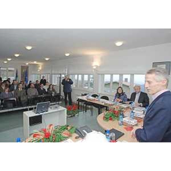 Riccardo Illy (Presidente Regione Friuli Venezia Giulia) presiede la riunione della Giunta regionale nel Comune di Clauzetto. (Clauzetto 07/12/07)