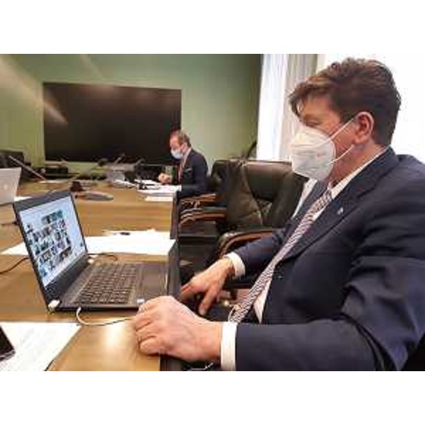 Alberto Budai (Lega) mentre presiede la II Commissione consiliare - Alberto Budai (Lega) mentre presiede la II Commissione consiliare