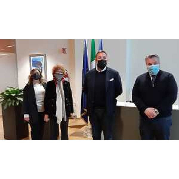 L'assessore regionale alla cultura e sport, Tiziana Gibelli, al centro, con la direttrice centrale Cultura e Sport della Regione, Antonella Manca, il sindaco di Aquileia, Emanuele Zorino , e il presidnete della V Commisisone consilaire Diego Bernardis. Udine, 22 marzo 2021. - L'assessore regionale alla cultura e sport, Tiziana Gibelli, al centro, con la direttrice centrale Cultura e Sport della Regione, Antonella Manca, il sindaco di Aquileia, Emanuele Zorino , e il presidnete della V Commisisone consilaire Diego Bernardis. Udine, 22 marzo 2021.