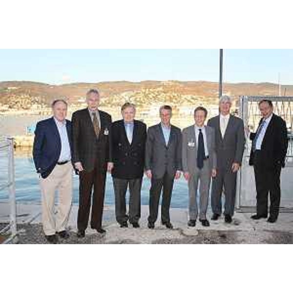 Riccardo Illy (Presidente Regione Friuli Venezia Giulia) con gli ospiti dei "Nobels Colloquia in Trieste" alla Stazione Marittima di Trieste. (Trieste 03/12/07)