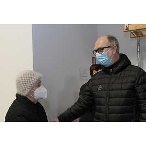 Il vicegovernatore con delega alla Salute Riccardo Riccardi durante la visita alla palestra di Latisana adibita a centro vaccinale - Il vicegovernatore con delega alla Salute Riccardo Riccardi durante la visita alla palestra di Latisana adibita a centro vaccinale 