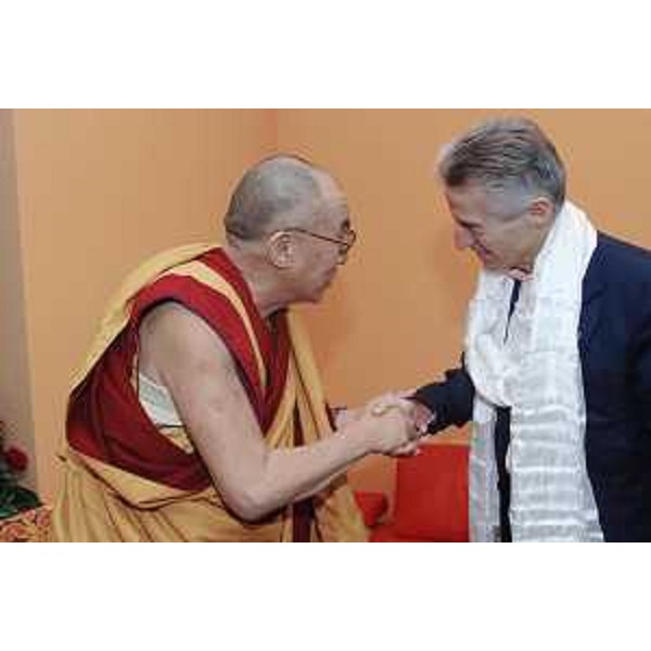 Riccardo Illy (Presidente Regione Friuli Venezia Giulia) incontra Tenzin Gyatso, quattordicesimo Dalai Lama del Tibet, Premio Nobel per la Pace nel 1989. (Udine 12/12/07) 