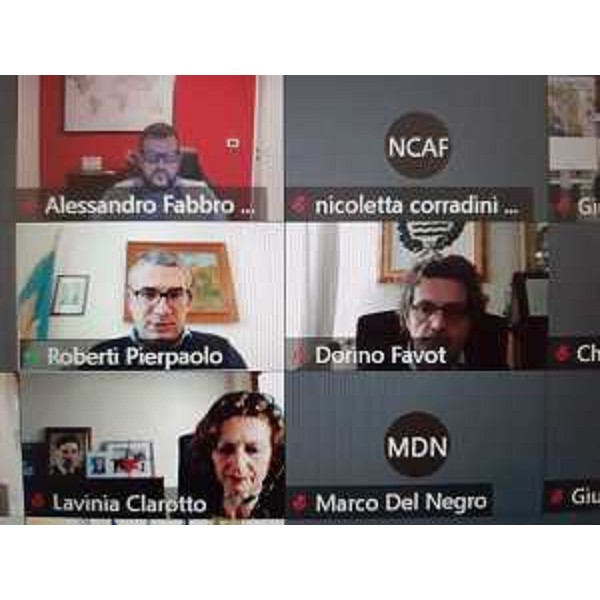 L'assessore regionale alle Autonomie locali, Pierpaolo Roberti, durante l'incontro con il Comitato esecutivo di Anci Fvg - L'assessore regionale alle Autonomie locali, Pierpaolo Roberti, durante l'incontro con il Comitato esecutivo di Anci Fvg