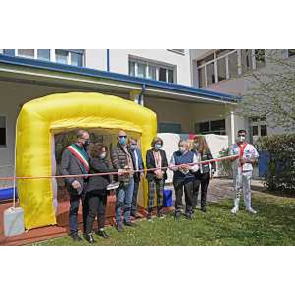 L'inaugurazione della stanza degli abbracci nella casa di riposo di Aviano da parte del vicegovernatore Riccardo Riccardi - L'inaugurazione della stanza degli abbracci nella casa di riposo di Aviano da parte del vicegovernatore Riccardo Riccardi 