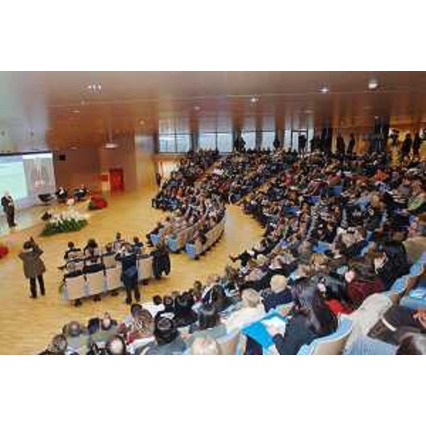 La Conferenza regionale del Turismo nella nuova sala convegni della Regione di via Volturno a Udine. (Udine 12/12/07)