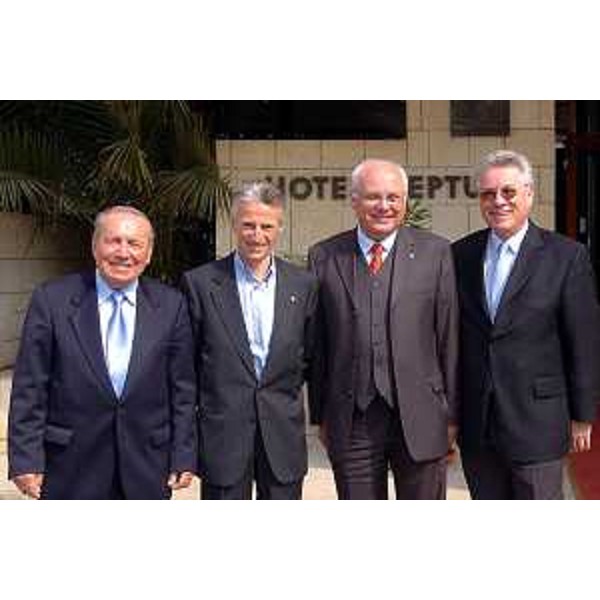 Riccardo Illy (Presidente Regione Friuli Venezia Giulia) con Rota e Franz Schausberger (presidente dell'Istituto delle Regioni d'Europa IRE) (Parenzo, 30/03/05) 