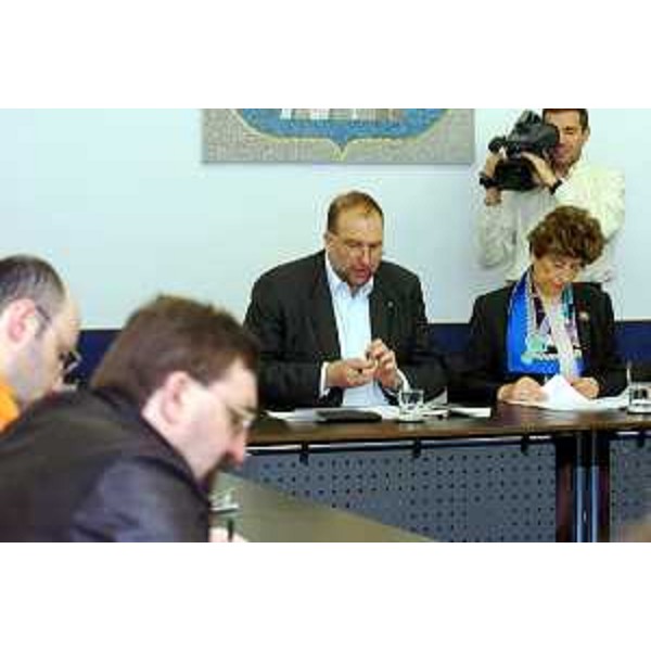 Roberto Cosolini (Assessore Regionale al lavoro, formazione, università e ricerca) in conferenza stampa (Trieste, 29/03/05)