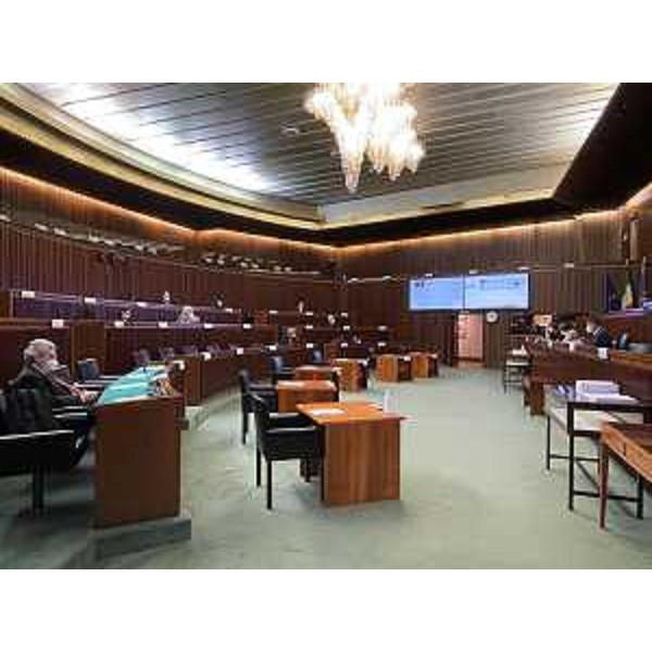 La II Commissione consiliare durante gli odierni lavori in aula - La II Commissione consiliare durante gli odierni lavori in aula