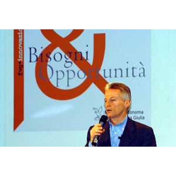 Riccardo Illy (Presidente Regione Friuli Venezia Giulia) al convegno Bisogni & Opportunità (Udine, 10/03/05)