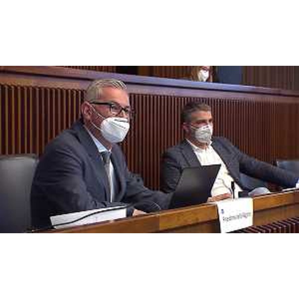 Alessandro Basso (a sinistra) oggi in aula con l'assessore Pierpaolo Roberti - Alessandro Basso (a sinistra) oggi in aula con l'assessore Pierpaolo Roberti 