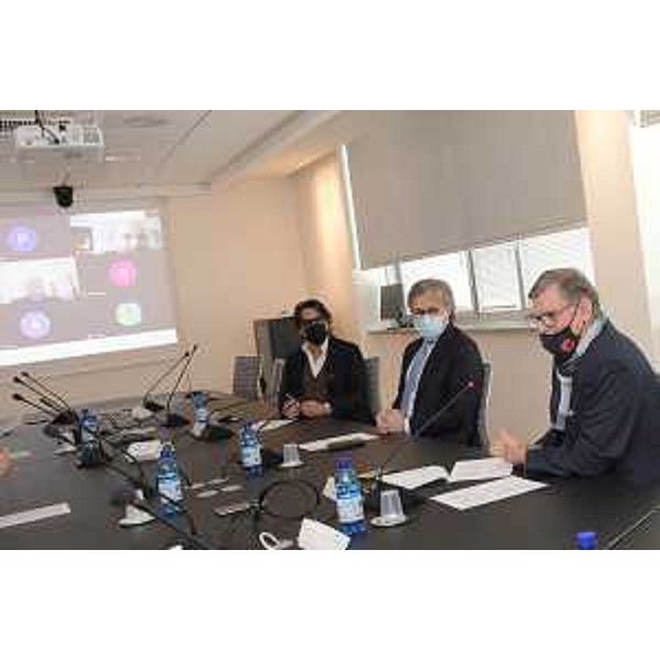 Lassessore regionale alle Attività produttive e turismo, Sergio Emidio Bini, con il presidente della Cciaa Pn-Ud, Giovanni Da Pozzo - Lassessore regionale alle Attività produttive e turismo, Sergio Emidio Bini, con il presidente della Cciaa Pn-Ud, Giovanni Da Pozzo