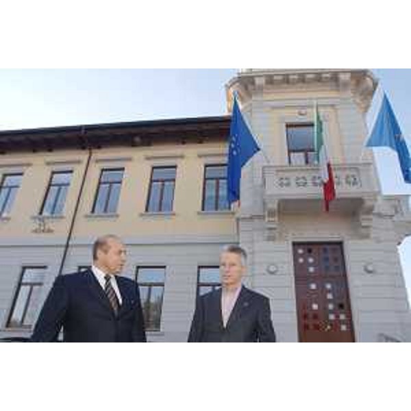 Riccardo Illy (Presidente Regione Friuli Venezia Giulia) e Lorenzo Tosolini (Sindaco Pasian di Prato) in occasione della riunione della Giunta regionale a Pasian di Prato. (Pasian di Prato 14/12/07)