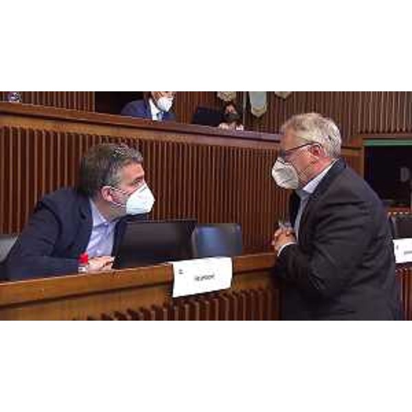 Il capogruppo Mauro Bordin (Lega) si confronta con l'assessore Pierpaolo Roberti - Il capogruppo Mauro Bordin (Lega) si confronta con l'assessore Pierpaolo Roberti