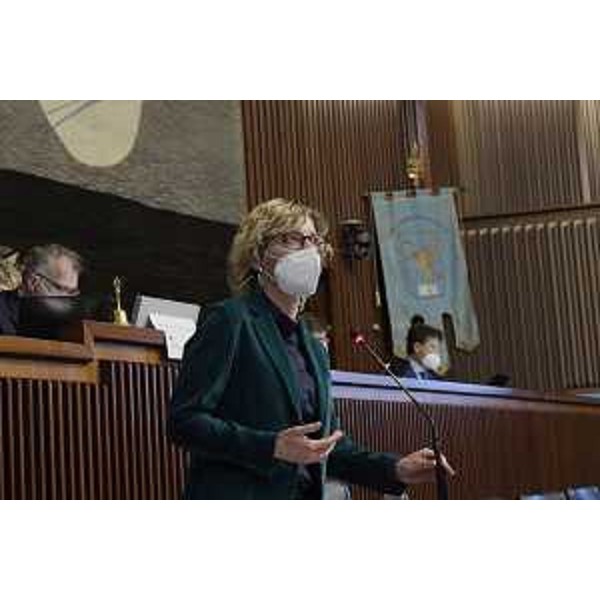 L'assessore regionale alle Finanze, Barbara Zilli, durante la discussione in Aula sulla risoluzione per la terza ripartenza del Friuli Venezia Giulia, con riferimento al Piano nazionale di ripresa e resilienza (Pnrr) - L'assessore regionale alle Finanze, Barbara Zilli, durante la discussione in Aula sulla risoluzione per la terza ripartenza del Friuli Venezia Giulia, con riferimento al Piano nazionale di ripresa e resilienza (Pnrr)