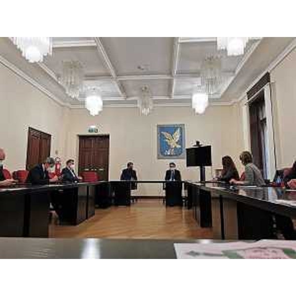 L'assessore regionale alla Difesa dellAmbiente, Energia e Sviluppo sostenibile Fabio Scoccimarro nellincontro odierno con il comitato Abc di San Vito al Tagliamento e alcuni consiglieri regionali sul tema del nuovo insediamento Kronospan. - L'assessore regionale alla Difesa dellAmbiente, Energia e Sviluppo sostenibile Fabio Scoccimarro nellincontro odierno con il comitato Abc di San Vito al Tagliamento e alcuni consiglieri regionali sul tema del nuovo insediamento Kronospan. 