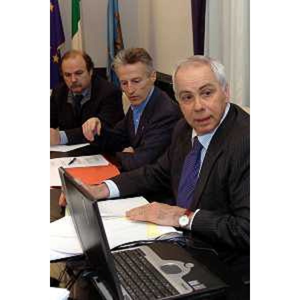 Giovanni Bellarosa (segretario generale della Giunta Regionale) e Riccardo Illy (Presidente Regione Friuli Venezia Giulia) (Trieste, 24/02/05)