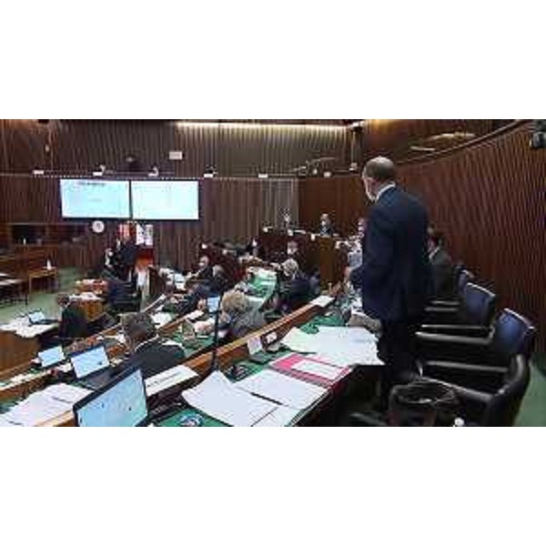 Il vicegovernatore Riccardo Riccardi durante il suo intervento in Aula - Il vicegovernatore Riccardo Riccardi durante il suo intervento in Aula