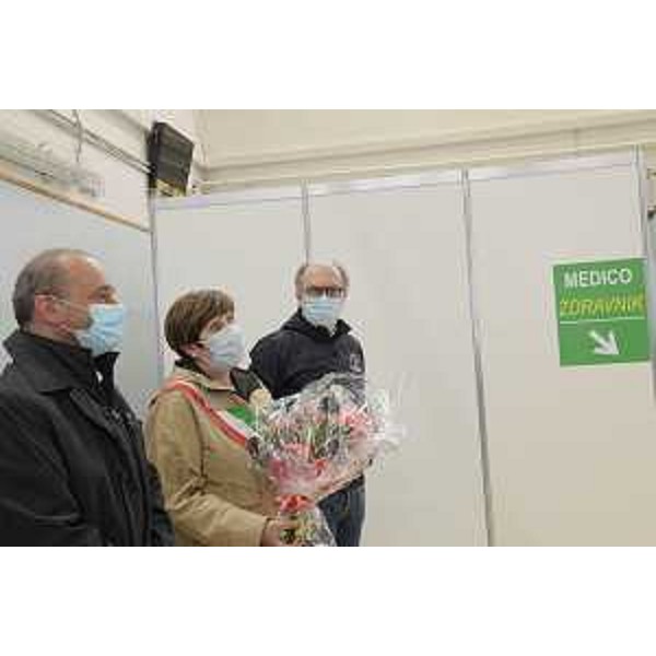 Il vicegornatore Riccardo Riccardi con il sindaco di Muggia Laura Marzi - Il vicegornatore Riccardo Riccardi con il sindaco di Muggia Laura Marzi