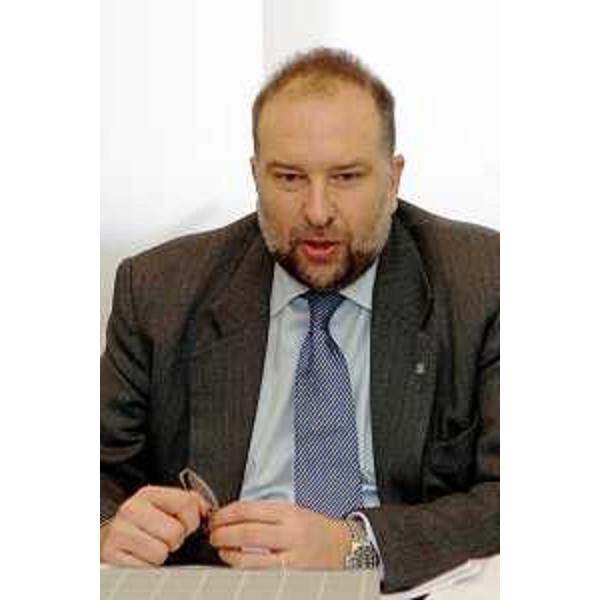 Roberto Cosolini (Assessore Regionale al lavoro, formazione, università e ricerca) in conferenza stampa (Trieste, 18/02/05)