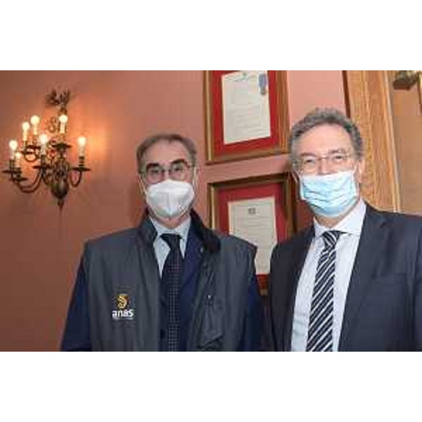 L'assessore regionale alle Infrastrutture e territorio Graziano Pizzimenti con l'Ad di Anas Massimo Simonini (a sinistra) - L'assessore regionale alle Infrastrutture e territorio Graziano Pizzimenti con l'Ad di Anas Massimo Simonini (a sinistra)