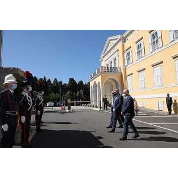 L'assessore Callari con il prefetto di Trieste Valerio Valenti e il presidente del Consiglio comunale di Trieste Francesco Di Paola Panteca - L'assessore Callari con il prefetto di Trieste Valerio Valenti e il presidente del Consiglio comunale di Trieste Francesco Di Paola Panteca