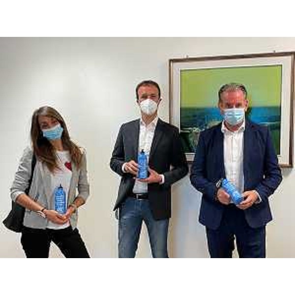 L'assessore regionale alla Difesa dell'ambiente, Fabio scoccimarro, con Valentina Martinis, ideatrice del gruppo social 'ripuliAMOci challenge' - L'assessore regionale alla Difesa dell'ambiente, Fabio scoccimarro, con Valentina Martinis, ideatrice del gruppo social 'ripuliAMOci challenge'