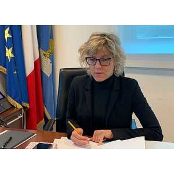 L'assessore Barbara Zilli mentre interviene allassemblea ordinaria dei soci di Aeroporto Friuli Venezia Giulia Spa - L'assessore Barbara Zilli mentre interviene allassemblea ordinaria dei soci di Aeroporto Friuli Venezia Giulia Spa