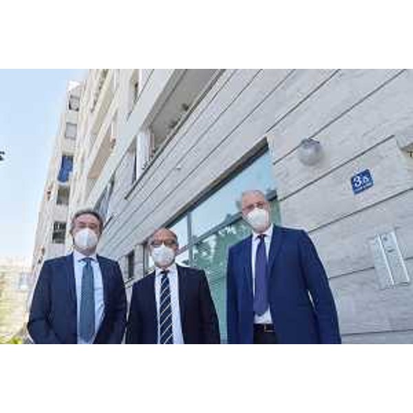 L'assessore regionale alle Infrastrutture e Territorio Graziano Pizzimenti con il presidente di Ater Trieste Riccardo Novacco e il presidente e amministratore delegato di Insiel Diego Antonini - L'assessore regionale alle Infrastrutture e Territorio Graziano Pizzimenti con il presidente di Ater Trieste Riccardo Novacco e il presidente e amministratore delegato di Insiel Diego Antonini