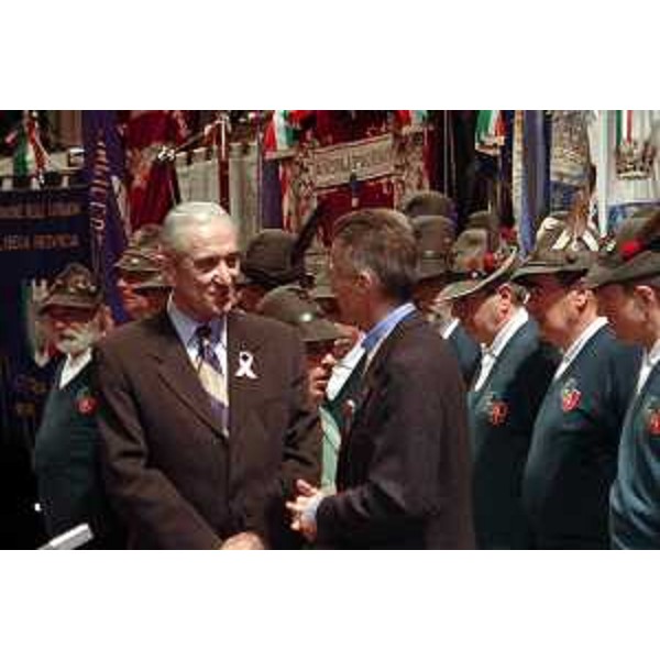 Riccardo Illy (Presidente Regione Friuli Venezia Giulia) e Del Bello alla Giornata del Ricordo (Trieste, 10/02/05)