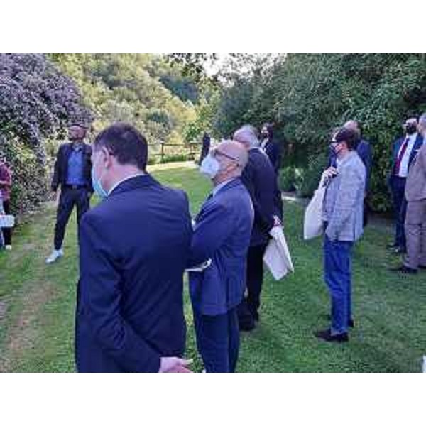 L'assessore regionale Patrimonio Sebastiano Callari (al centro della foto) visita il Giardino Viatori - L'assessore regionale Patrimonio Sebastiano Callari (al centro della foto) visita il Giardino Viatori