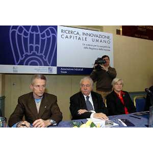 Riccardo Illy (Presidente Regione Friuli Venezia Giulia) e Pasquale Pistorio (vicepresidente Confindustria) (Trieste, 03/02/05)