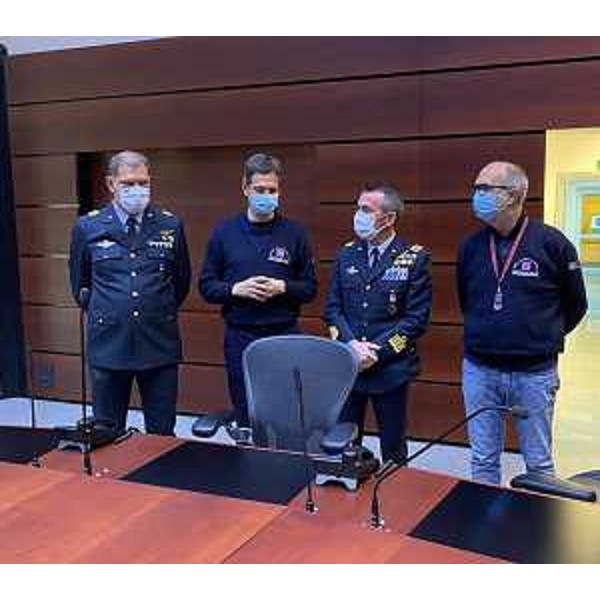 Il vicegovernatore del Friuli Venezia Giulia, Riccardo Riccardi, e il comandante del 2° Stormo dell'Aeronautica Militare, colonnello Marco Bertoli, durante la visita di quest'ultimo alla sede della Protezione civile Fvg di Palmanova. - Il vicegovernatore del Friuli Venezia Giulia, Riccardo Riccardi, e il comandante del 2° Stormo dell'Aeronautica Militare, colonnello Marco Bertoli, durante la visita di quest'ultimo alla sede della Protezione civile Fvg di Palmanova.