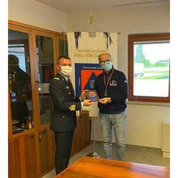 Il vicegovernatore del Friuli Venezia Giulia, Riccardo Riccardi, e il comandante del 2° Stormo dell'Aeronautica Militare, colonnello Marco Bertoli, durante la visita di quest'ultimo alla sede della Protezione civile Fvg di Palmanova. - Il vicegovernatore del Friuli Venezia Giulia, Riccardo Riccardi, e il comandante del 2° Stormo dell'Aeronautica Militare, colonnello Marco Bertoli, durante la visita di quest'ultimo alla sede della Protezione civile Fvg di Palmanova.