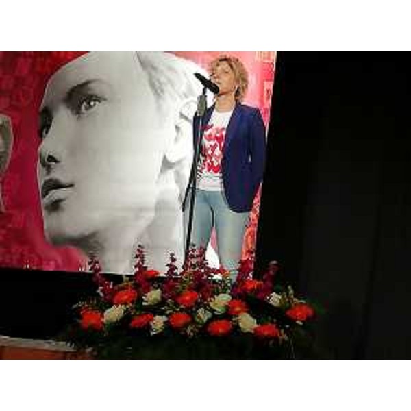 L'assessore alle Finanze Barbara Zilli durante il suo intervento - L'assessore alle Finanze Barbara Zilli durante il suo intervento