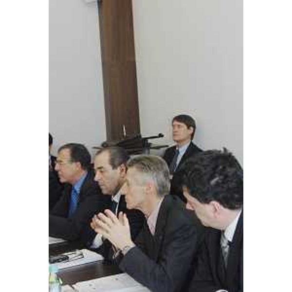 Laurens Brinkhost (Coord. europeo Progetto Prioritario 6), Antonio Di Pietro (Ministro Infrastrutture) e Riccardo Illy (Presidente Regione Friuli Venezia Giulia) durante la Commissione intergovernativa italo-slovena per la sezione transfrontaliera del Corridoio V, a Trieste. (Trieste 19/12/07)