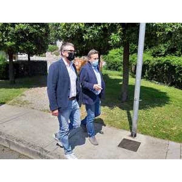 L'assessore regionale alle Autonomie locali Pierpaolo Roberti con il sindaco Livio Vecchiet in visita a Ronchi - L'assessore regionale alle Autonomie locali Pierpaolo Roberti con il sindaco Livio Vecchiet in visita a Ronchi 
