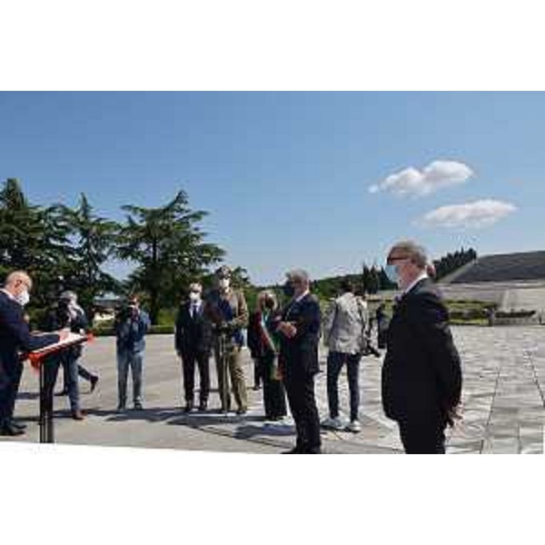 Una fase della cerimonia del 2 Giugno a Redipuglia - Una fase della cerimonia del 2 Giugno a Redipuglia