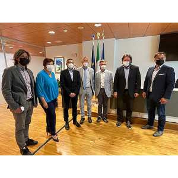 Le autorità presenti a Udine in occasione della presentazione della Giornata ecologica - Le autorità presenti a Udine in occasione della presentazione della Giornata ecologica