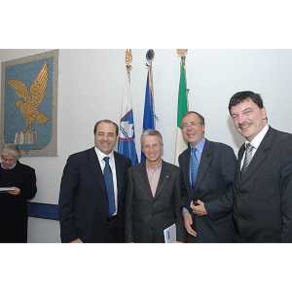 Antonio Di Pietro (Ministro Infrastrutture), Riccardo Illy (Presidente Regione Friuli Venezia Giulia), Laurens Brinkhost (Coord. europeo Progetto Prioritario 6) e Peter Verlic (Vice Ministro Trasporti Slovenia) durante la Commissione intergovernativa italo-slovena per la sezione transfrontaliera del Corridoio V, a Trieste. (Trieste 19/12/07)