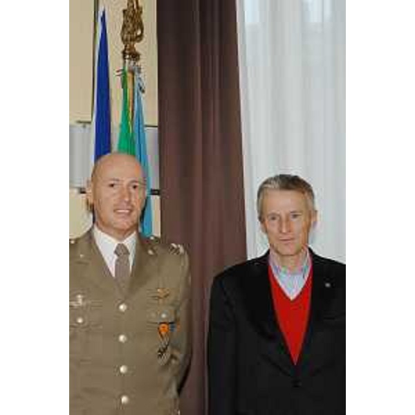 Riccardo Illy (Presidente Regione Friuli Venezia Giulia) e Flaviano Godio (Comandante Brigata di Cavalleria "Pozzuolo del Friuli"). (Trieste 20/12/07) 